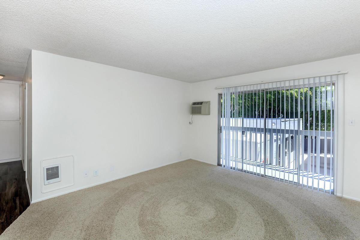 5025 E Pacific Coast Hwy - Photo 6 of 35