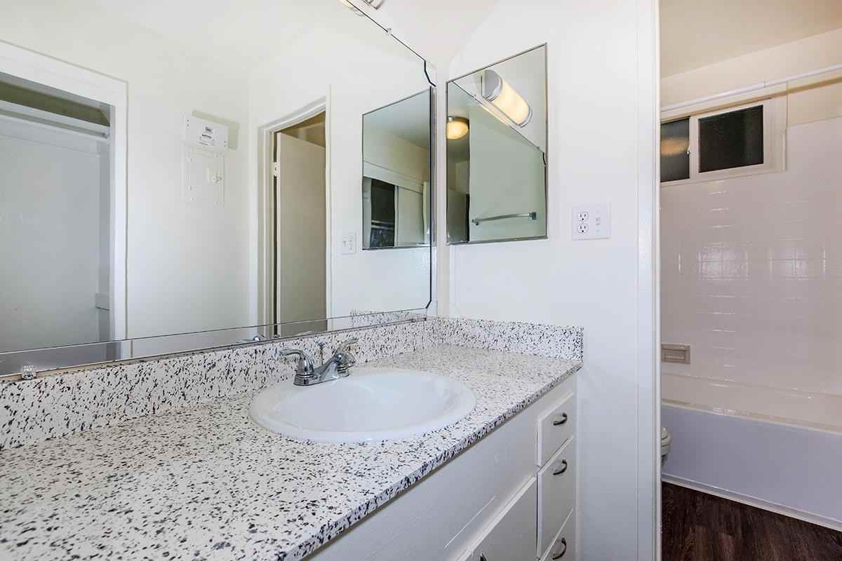 401 Atlanta Ave - Photo 7 of 24