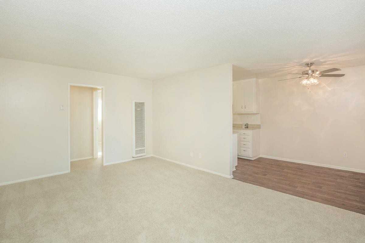 401 Atlanta Ave - Photo 4 of 24