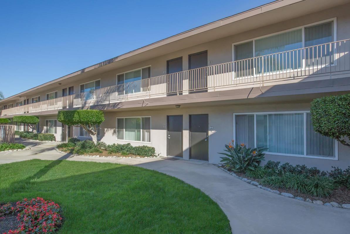 401 Atlanta Ave - Photo 3 of 24