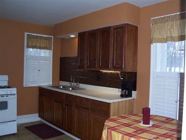 915 Mackinaw Ave - Photo 3 of 22