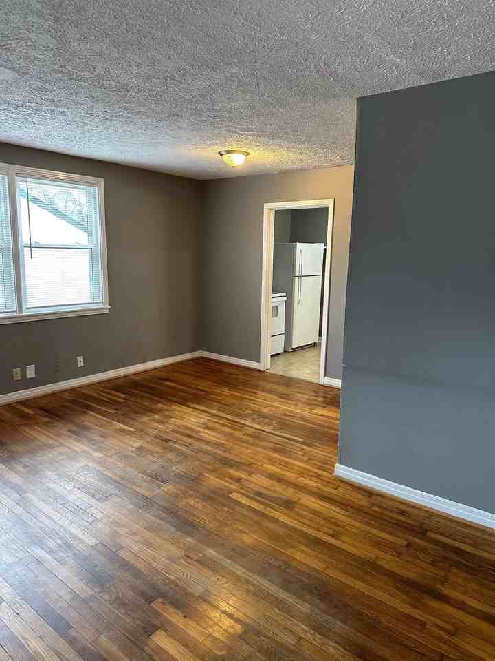 40 Chestnut Dr - Photo 2 of 9