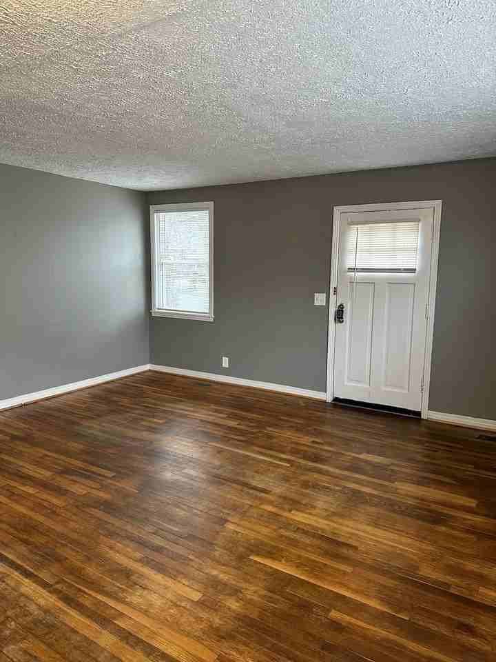 40 Chestnut Dr - Photo 3 of 9