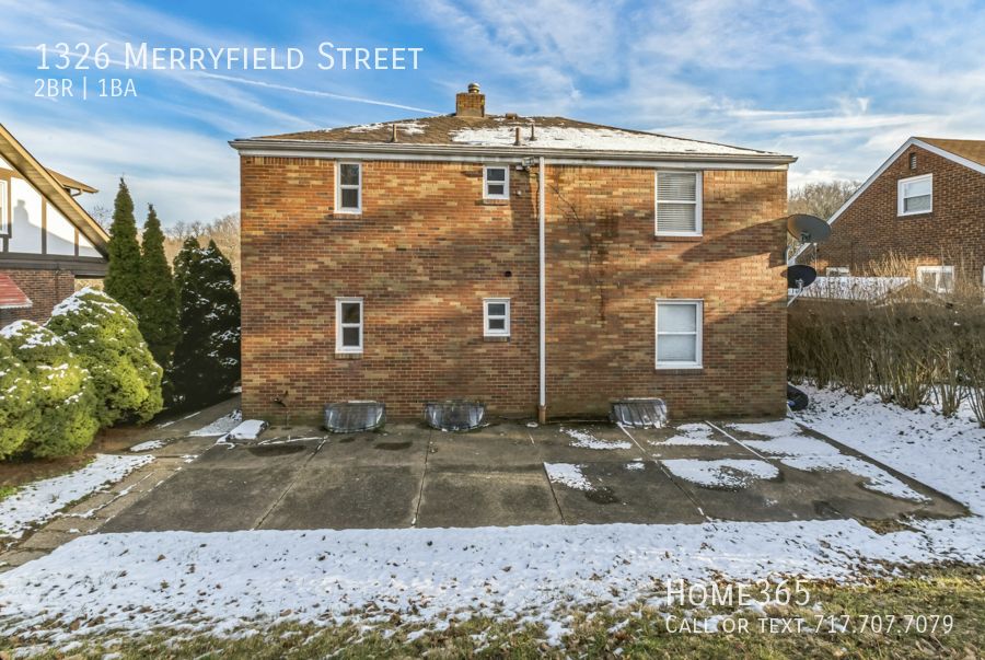 1326 Merryfield St - Photo 2 of 13