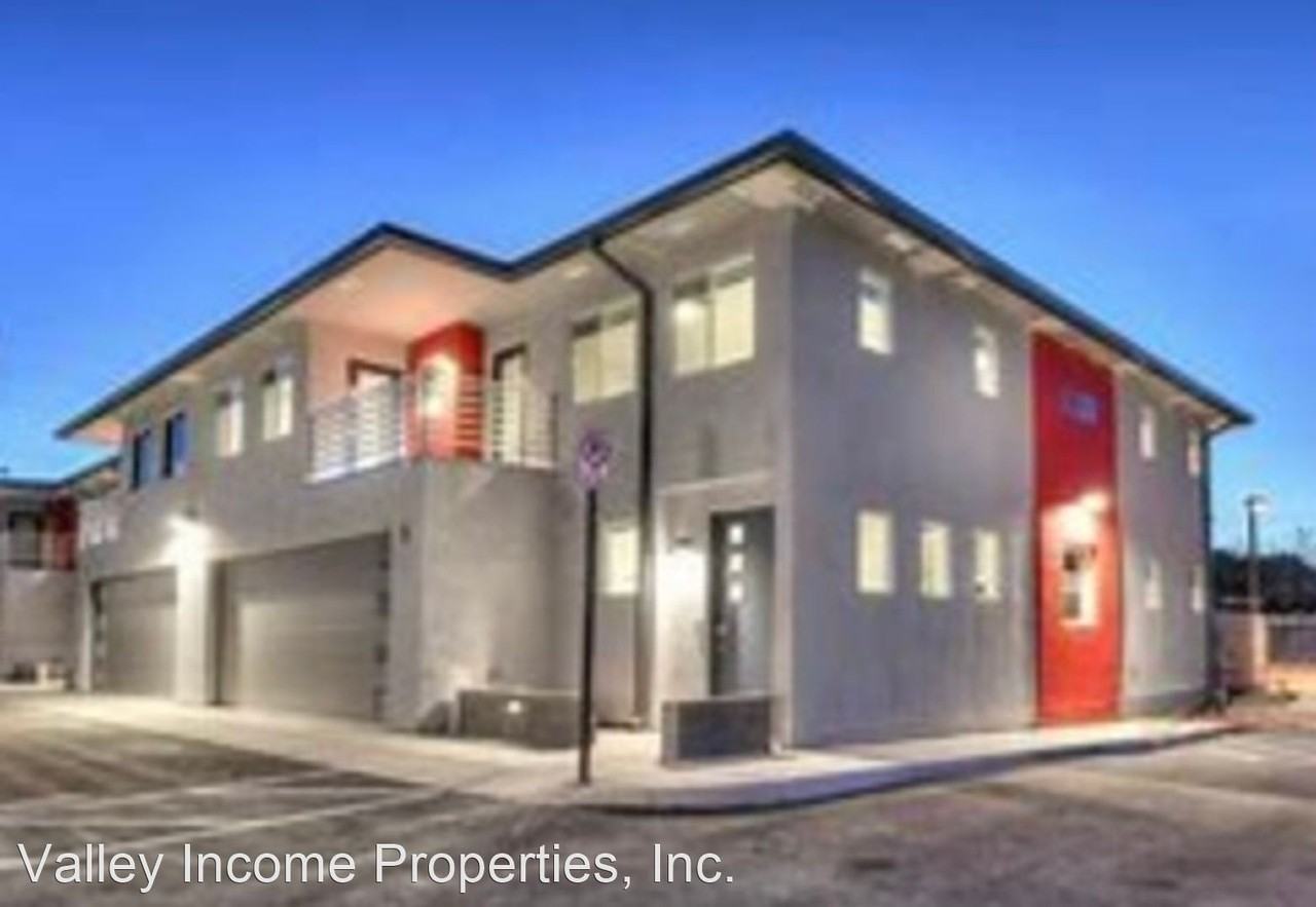 Walking Distance to University of Arizona, Shared Common Space and private - Photo 3 of 14