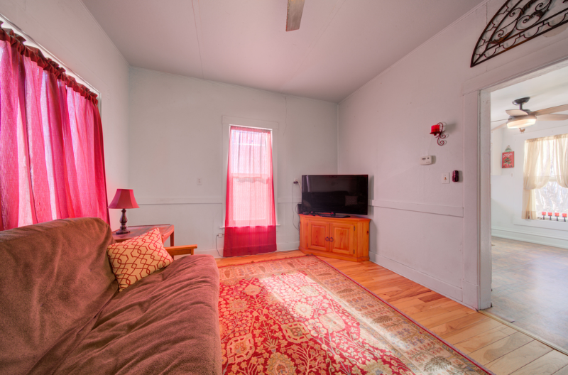 318 1st Ave E - Photo 2 of 14