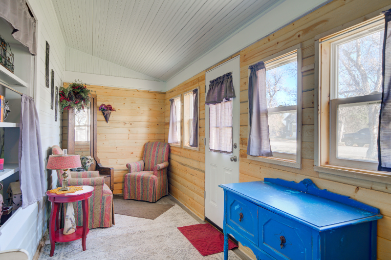 318 1st Ave E - Photo 6 of 14