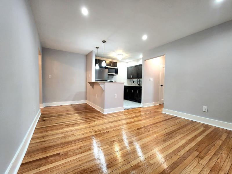 347 Grafton Ave - Photo 2 of 7
