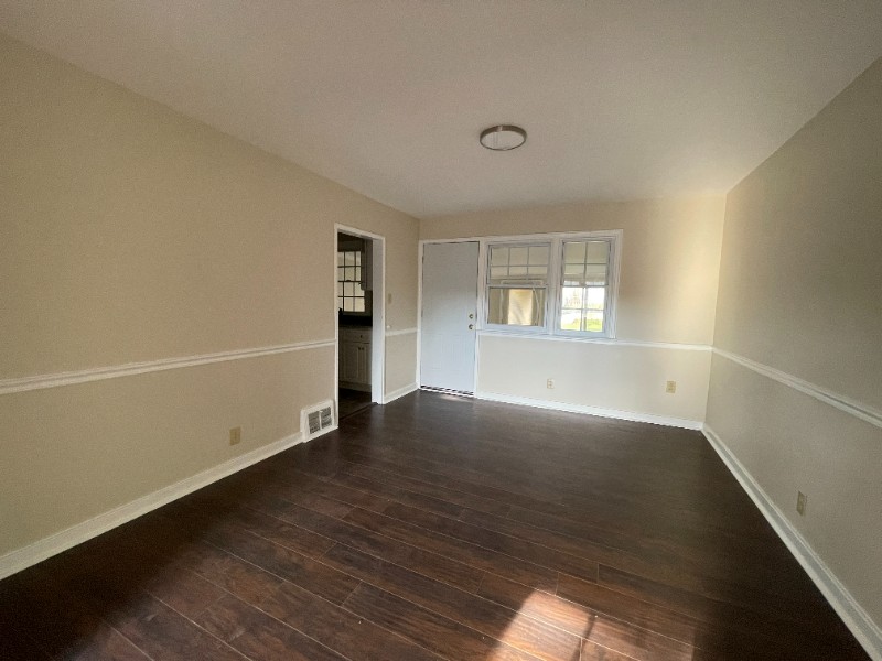 226 Sycamore Rd - Photo 2 of 10