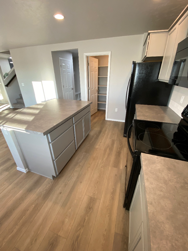 1725 Sw Miner St - Photo 5 of 50