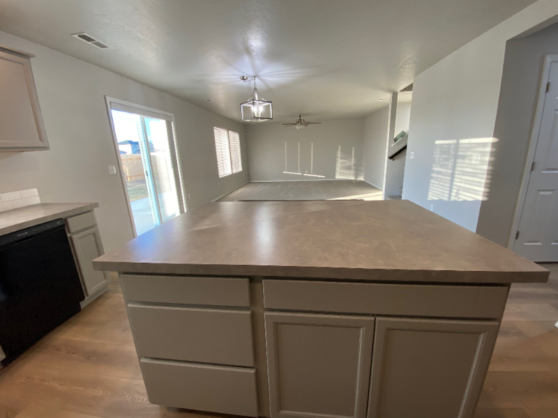 1725 Sw Miner St - Photo 7 of 50