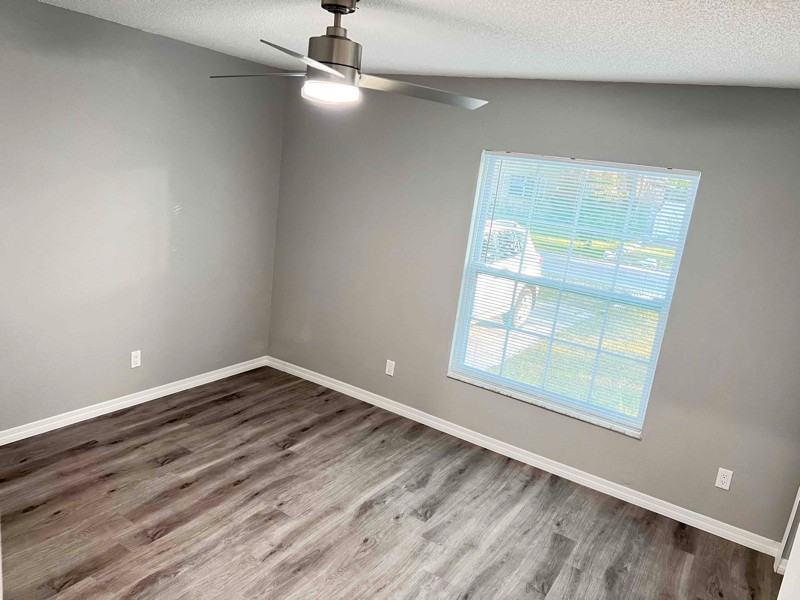 111 W Hanlon St - Photo 5 of 10