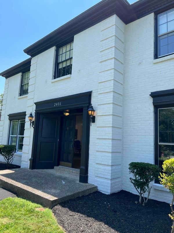 2406 Chattesworth Ln - Photo 2 of 17