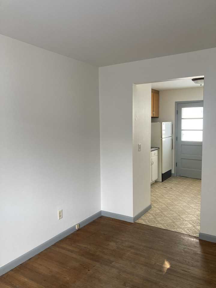 1132 S 33rd St #1 - Photo 3 of 5