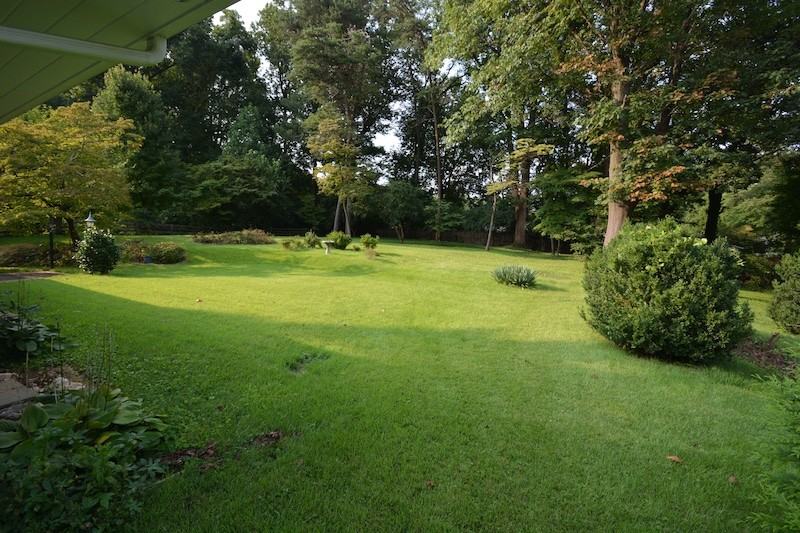 10700 Norman Ave - Photo 2 of 11