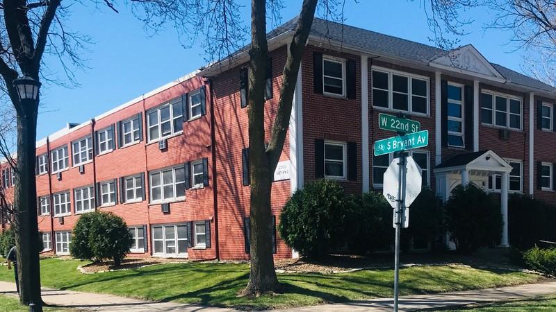 2200 Bryant Ave S - Photo 2 of 4