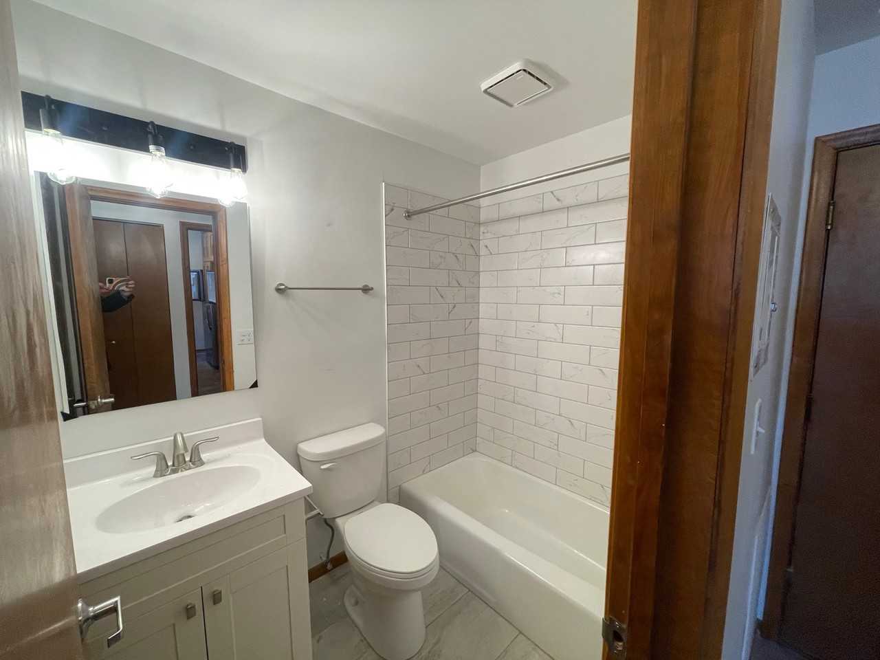 2200 Bryant Ave S - Photo 3 of 4