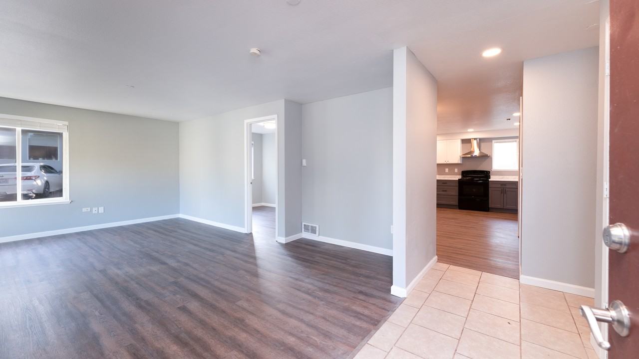 14418 42nd Ave S #1 - Photo 4 of 31