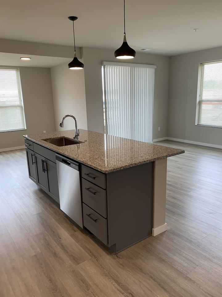 4612 Hammersley Rd #323