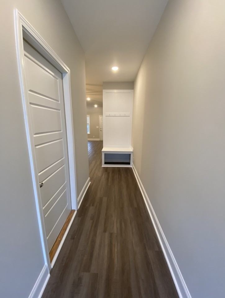 1027 Glenkirk Dr #B - Photo 2 of 20
