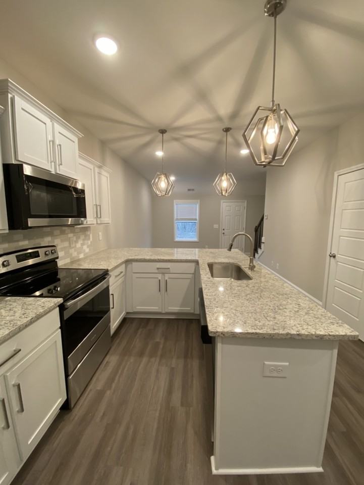 1027 Glenkirk Dr #B - Photo 4 of 20