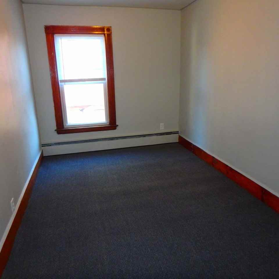 38 College St - Photo 3 of 5