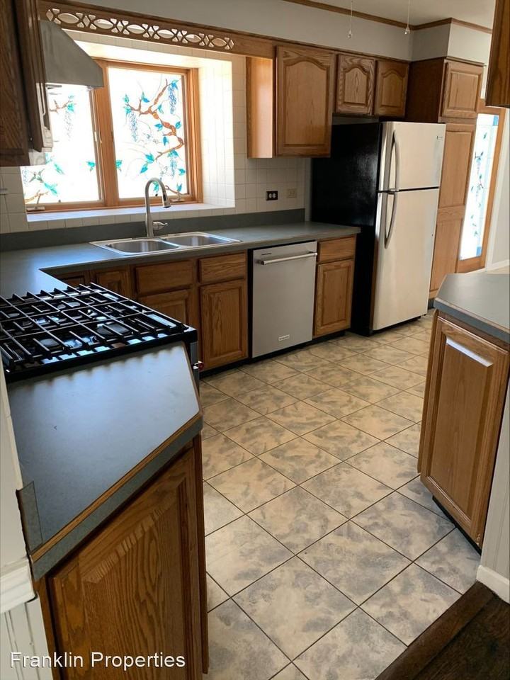 320 N Cherry St - Photo 2 of 11