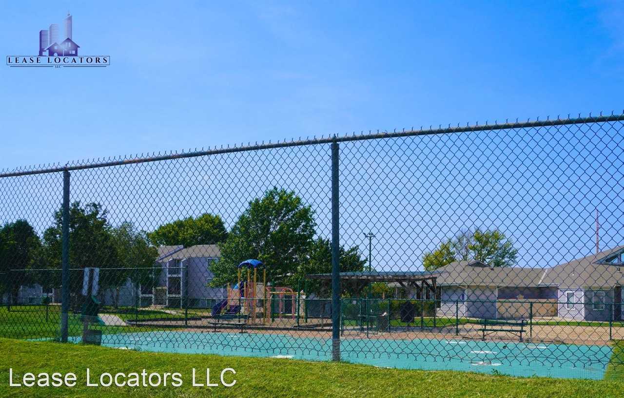 The Club at Cherry Hills 2200 S Rock Road Apartments in Lakepoint