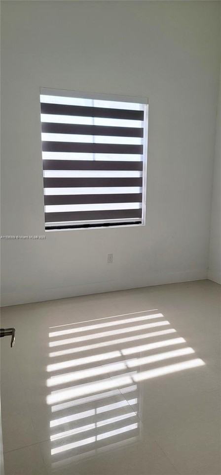 14423 Sw 18th St #14423 - Photo 3 of 8