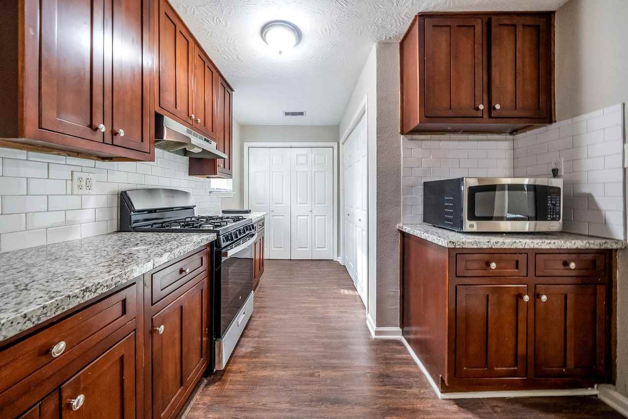 Christine St - Photo 6 of 12