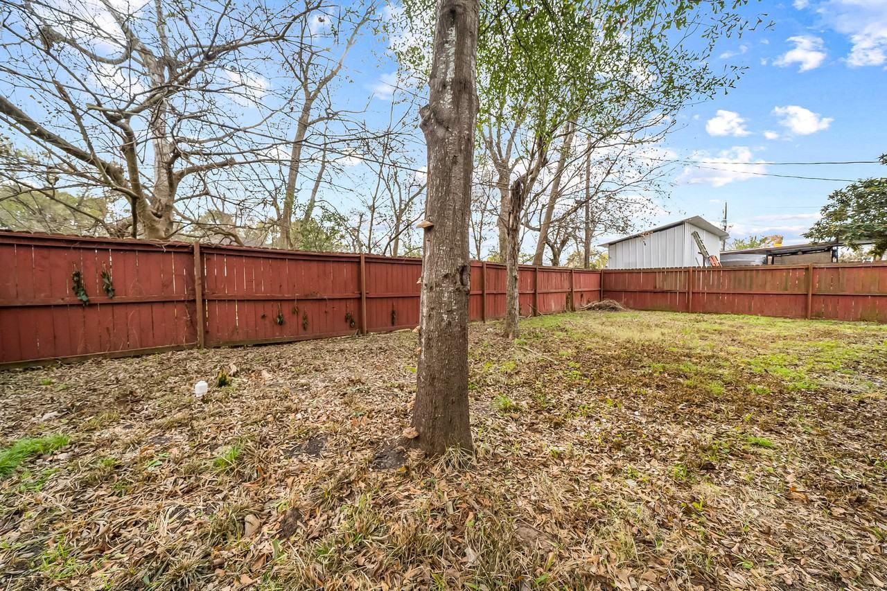 Christine St - Photo 7 of 12