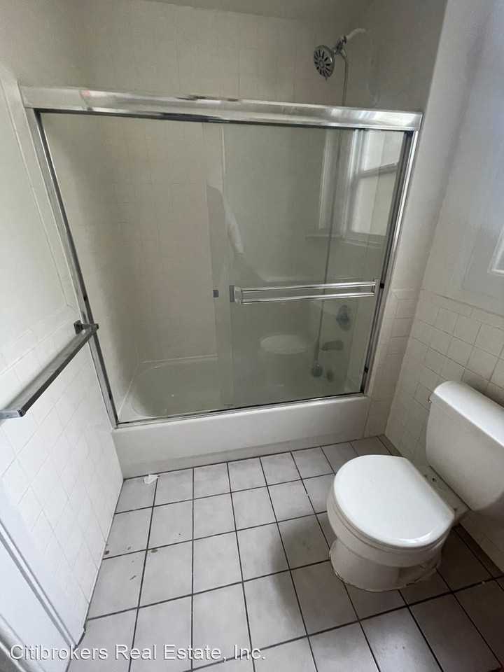 2116-2118 Greenwich Street - Photo 3 of 12