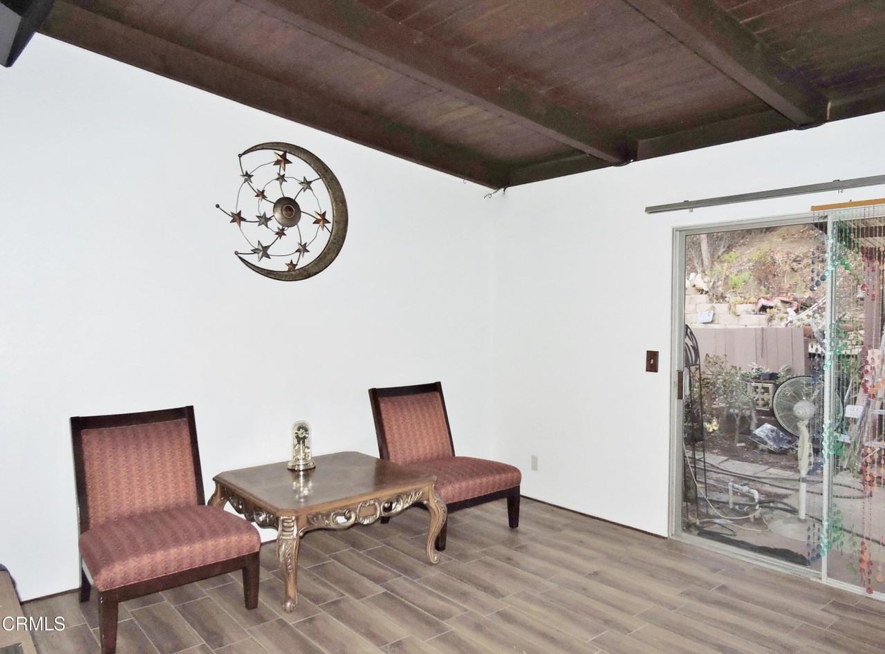 132 Maple Rd - Photo 3 of 50