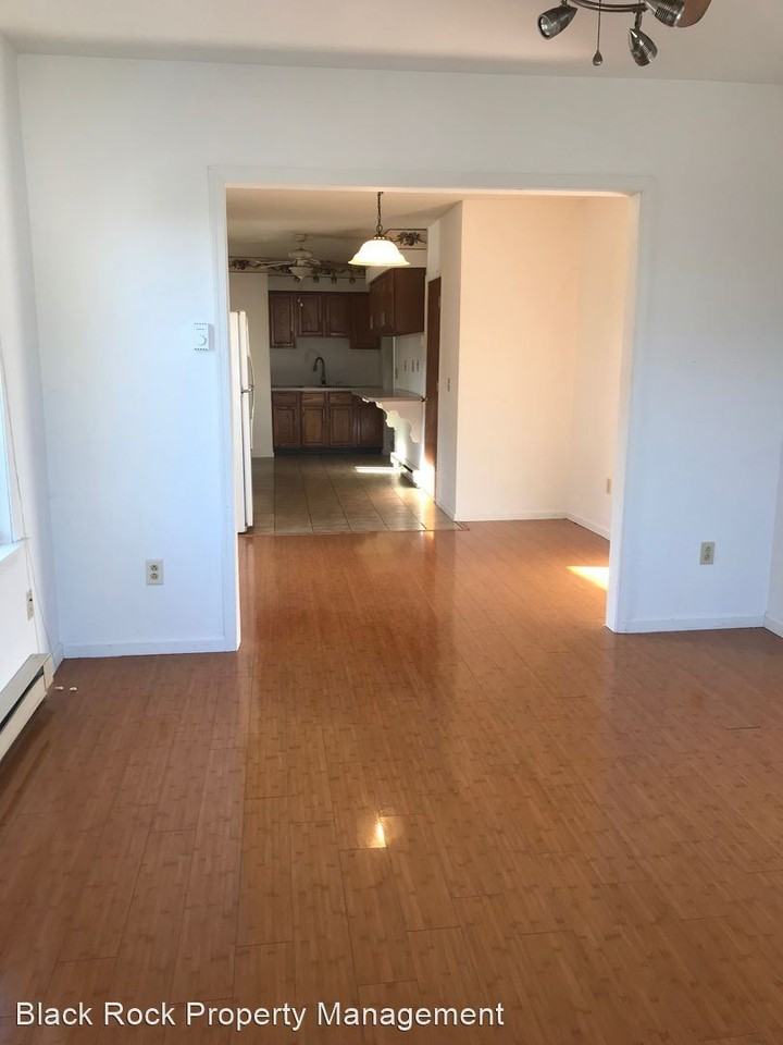 321 Center Aly - Photo 2 of 16