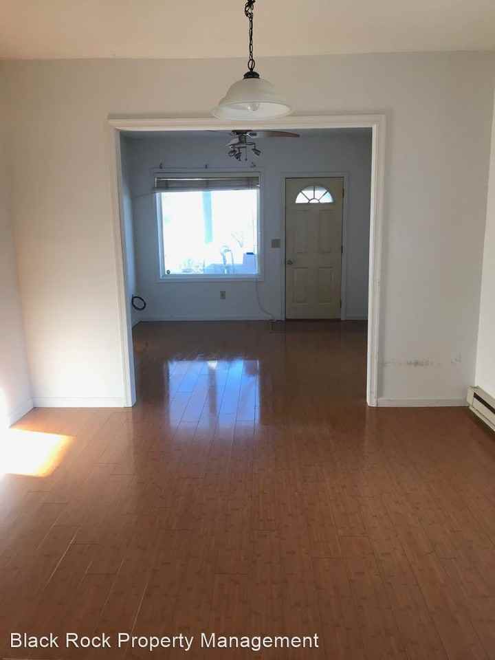 321 Center Aly - Photo 3 of 16