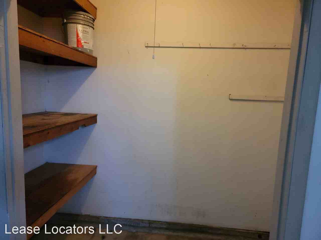 957 Redbarn Ln - Photo 3 of 16