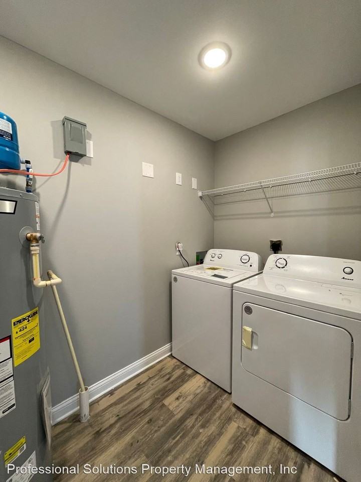 117/119 Tucker Ln - Photo 2 of 7