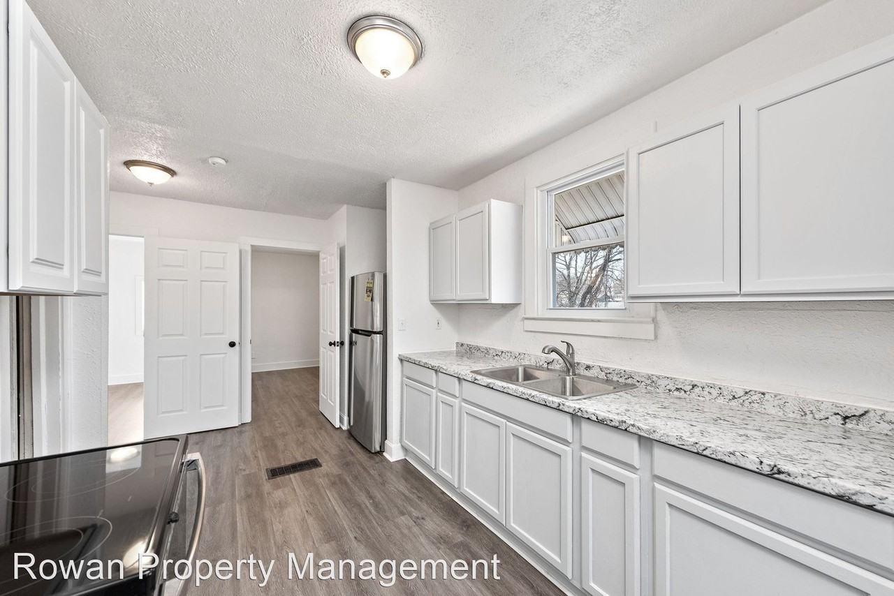 1513 Rowland Ave - Photo 2 of 24