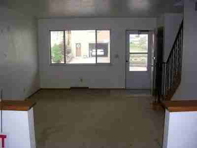 111 Estes Ave - Photo 2 of 9