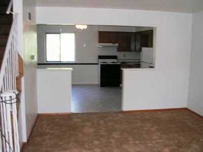 111 Estes Ave - Photo 3 of 9