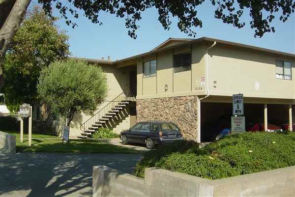 Northridge Manor - Photo 3 of 5