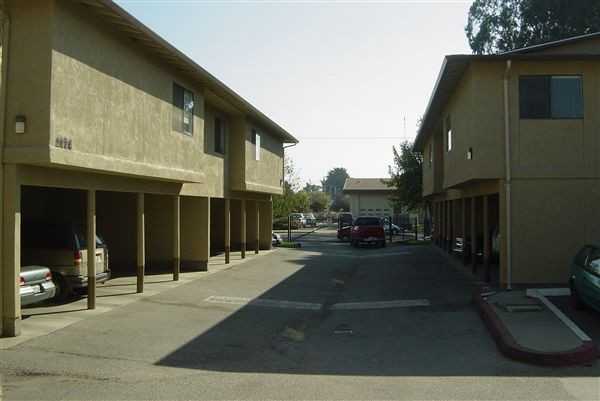 Northridge Manor - Photo 2 of 5