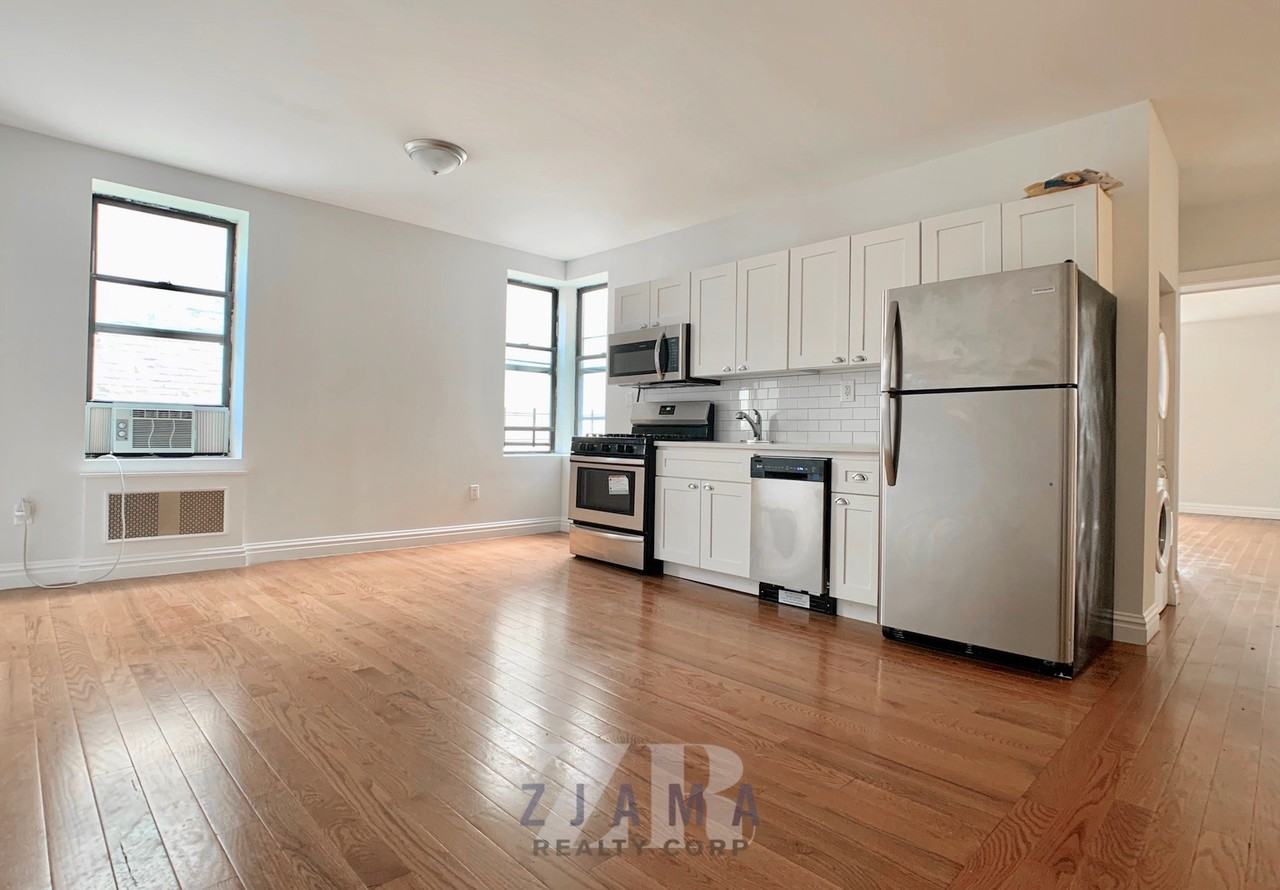 715 Saint Marks Ave #3H - Photo 3 of 10