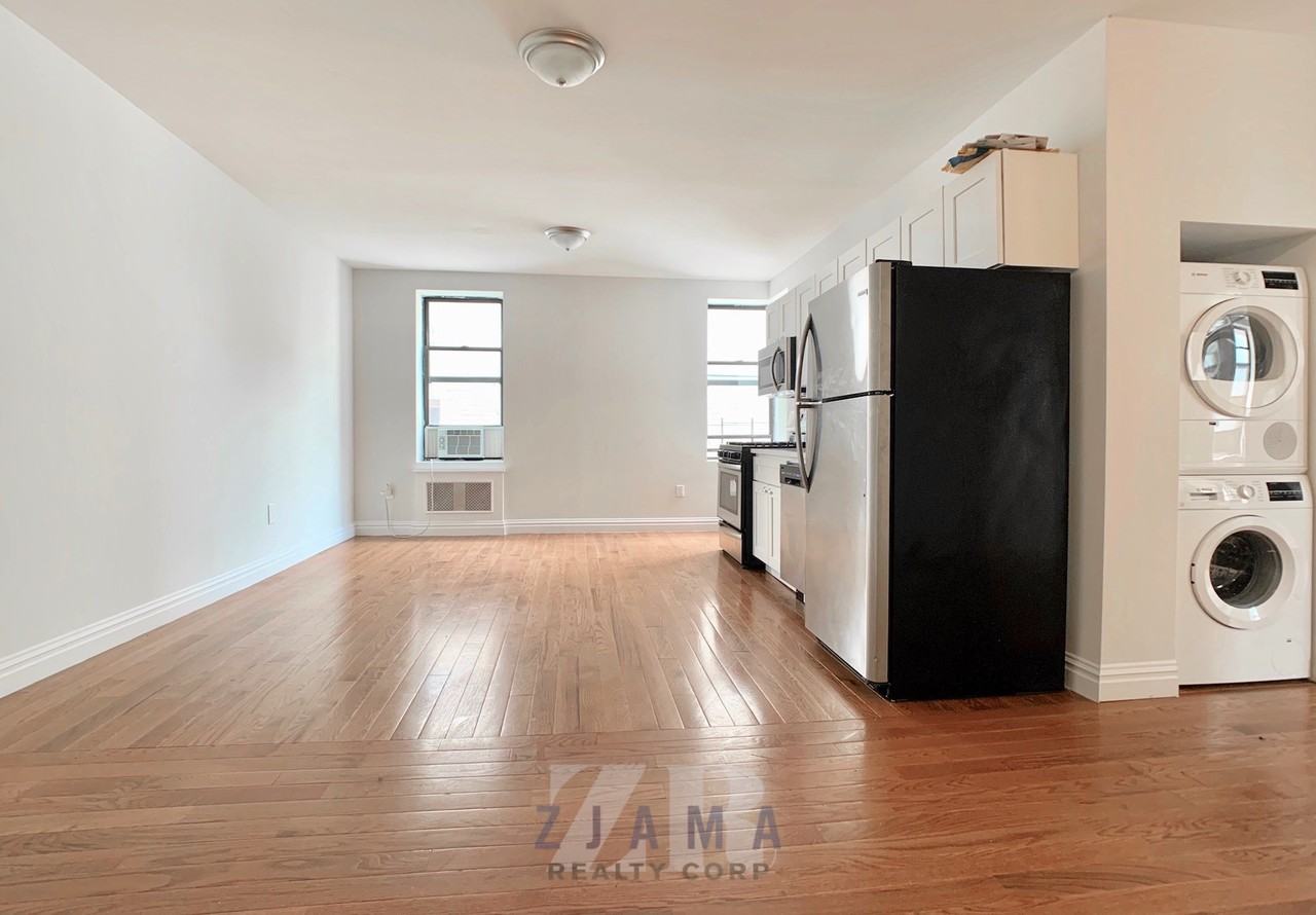 715 Saint Marks Ave #3H - Photo 4 of 10