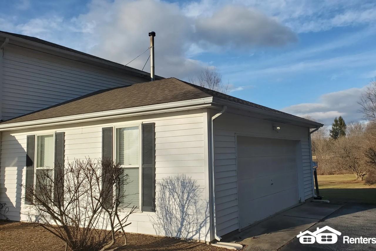 14586 Macclintock Dr - Photo 3 of 39