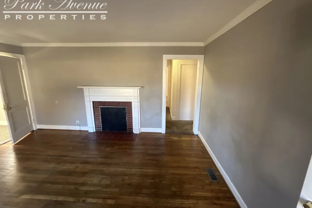 704 E 28th St - Photo 3 of 10