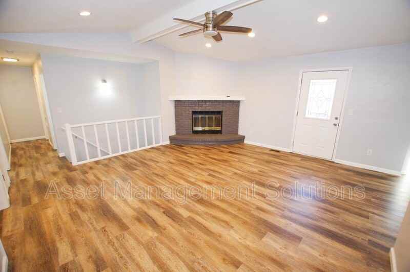 1 Oak Point Dr - Photo 2 of 18