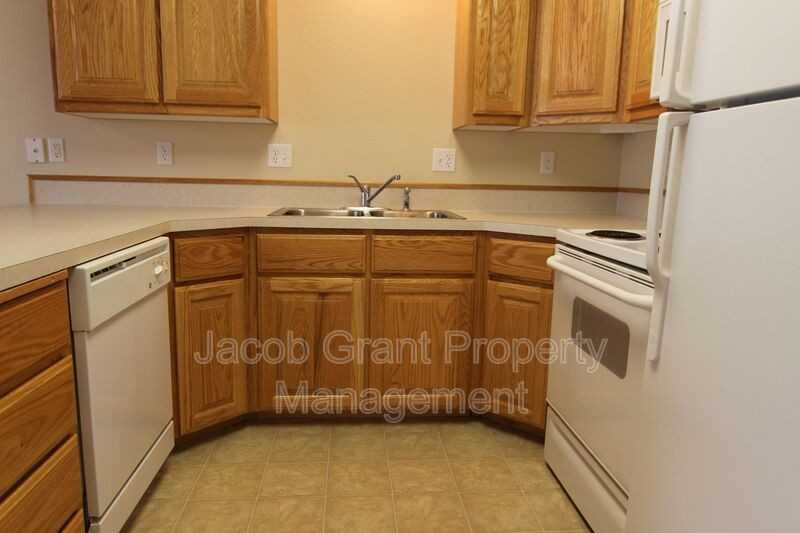 175 Stockham Blvd #1 - Photo 4 of 13