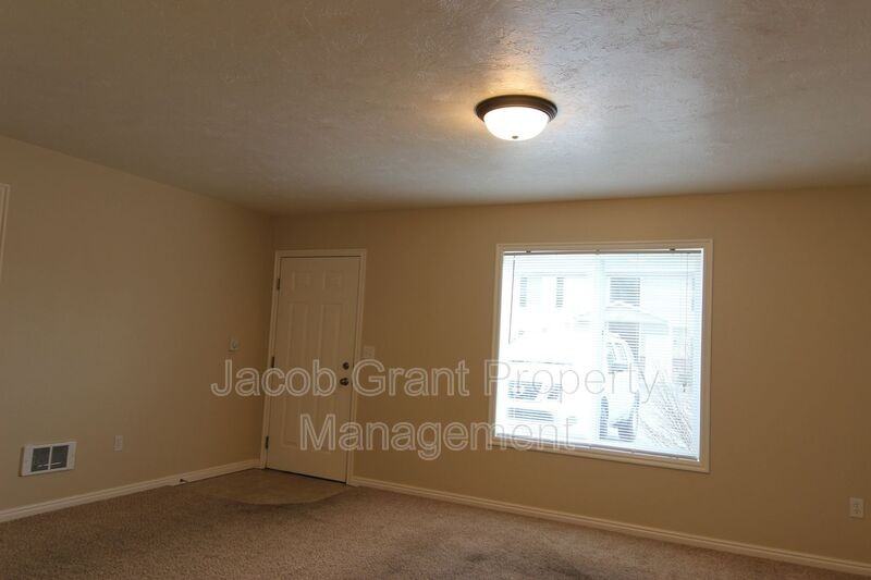 175 Stockham Blvd #1 - Photo 6 of 13