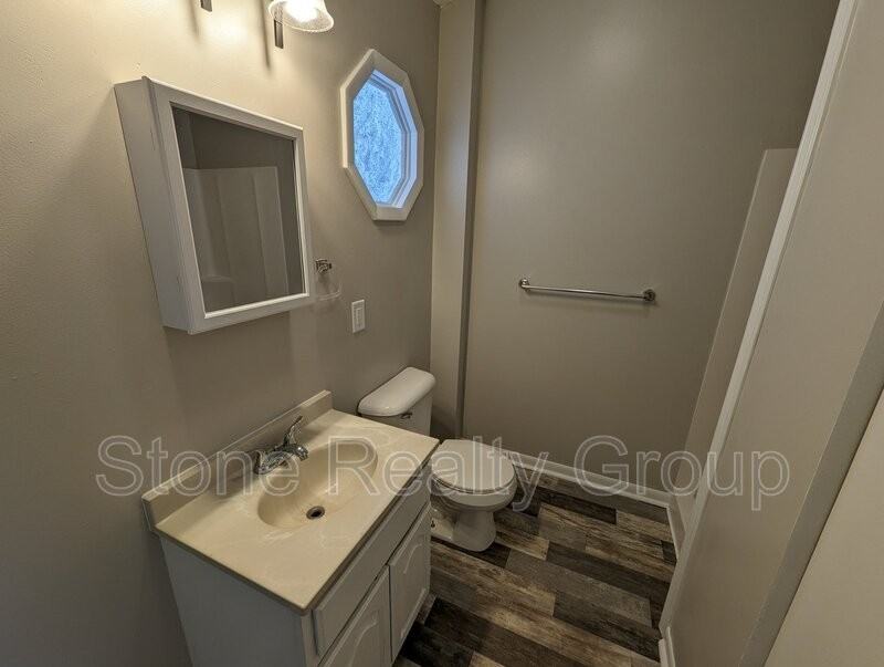 1465 S 18th St - Photo 4 of 5